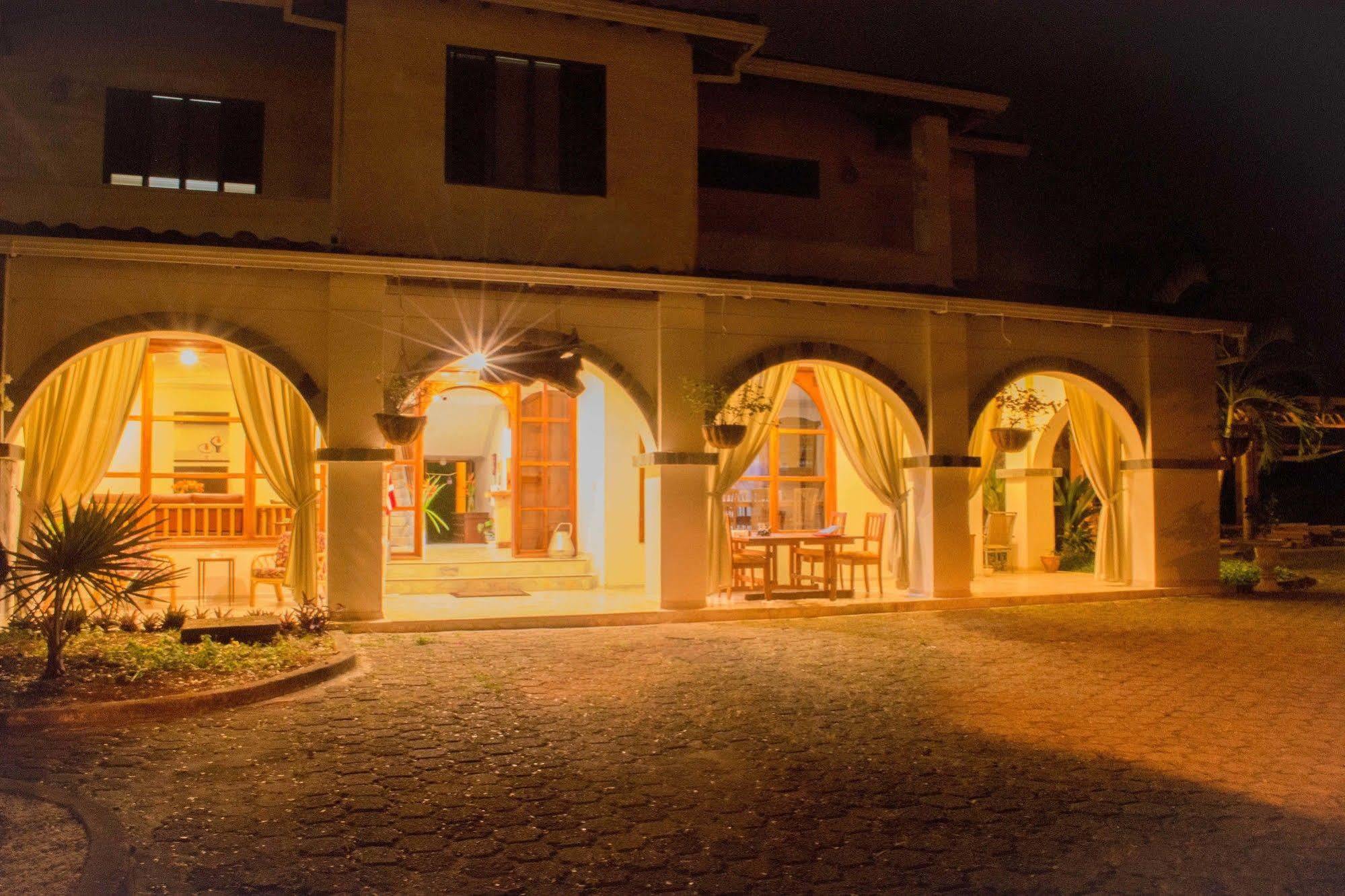 El Lugar Boutique Hotel Cerritos Екстериор снимка